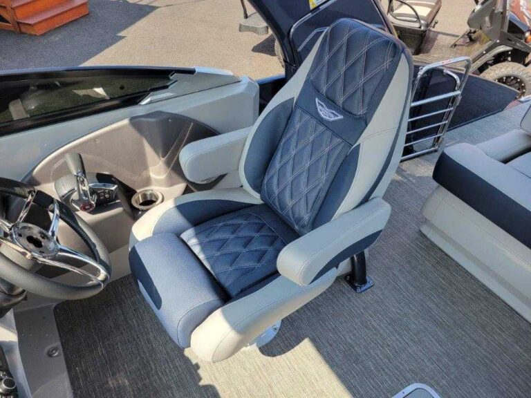 2025 Bennington 25RXSBWA - ESP - Arch - Windshield - Owner Demo US-ETWR6587F425 [photo 55]